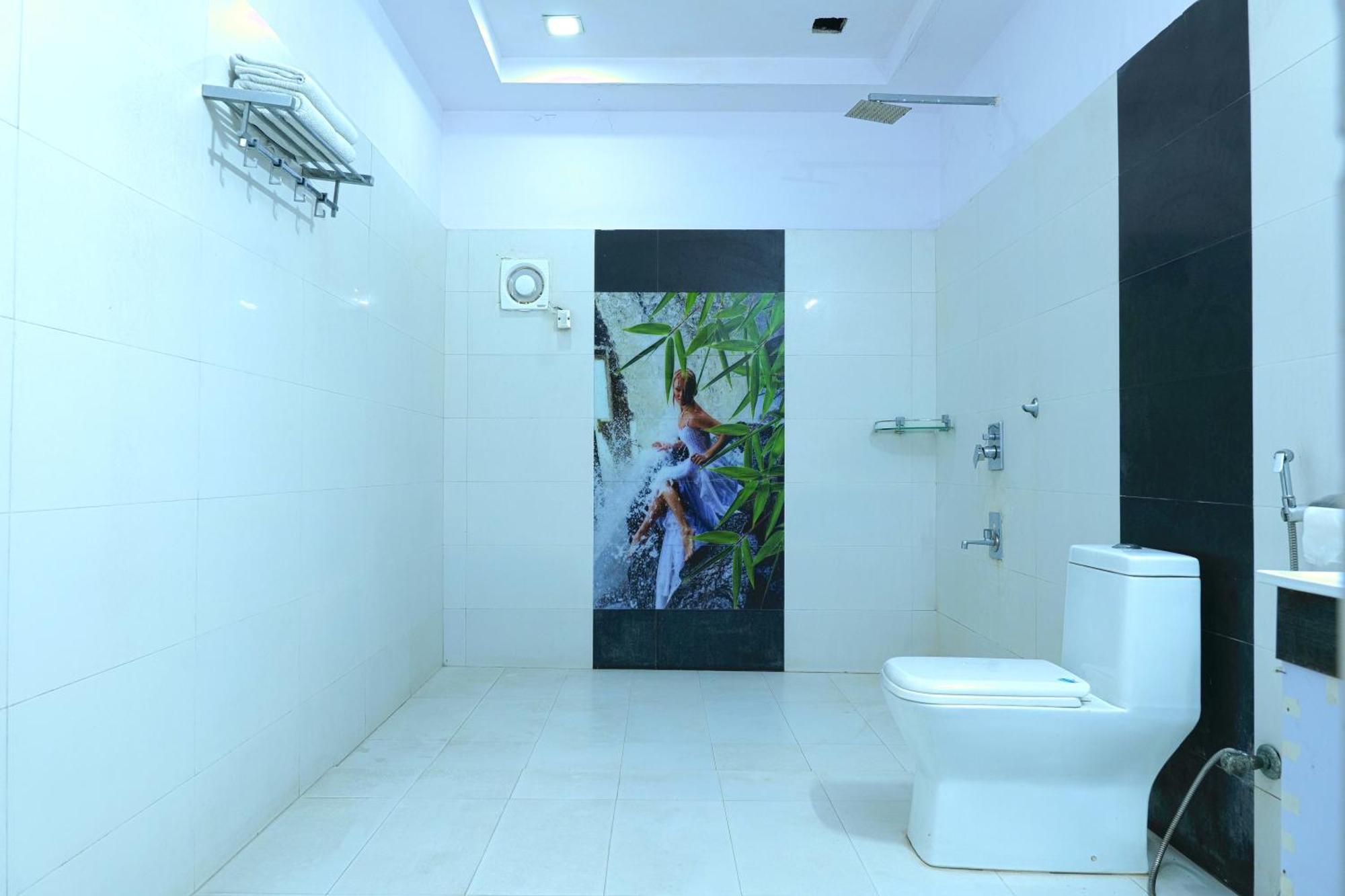 Embassy Suites New Delhi Exteriör bild